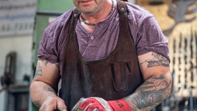 Zeevik Gottlieb - stage de Forge - Fer à Modeler - ecoledeforge.fr (6) Zeevik Gottlieb - stage de Forge - Fer à Modeler - ecoledeforge.fr (6)